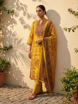 trueBrowns - Yellow Floral Print Embroidered Kurta With Pant & Dupatta