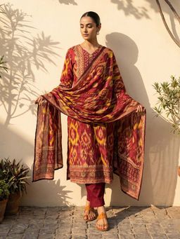 trueBrowns - Red Ikat Print Embellished V-Neck Kurta With Pant & Dupatta