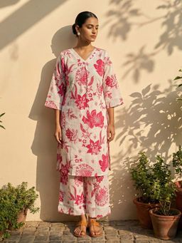 trueBrowns - White Pink Floral Print Kurta With Palazzo
