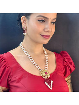 Sri Jagdamba Pearls - Red Amolak Pearl Necklace with Earrings