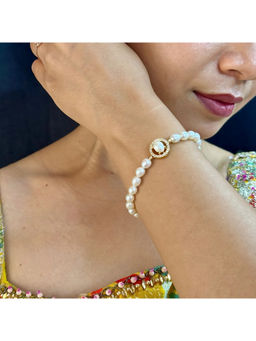 Sri Jagdamba Pearls - White Eira Pearl Bracelet