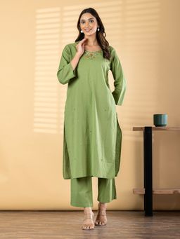 Readiprint - Women Green Floral Embroidered Kurta with Pant