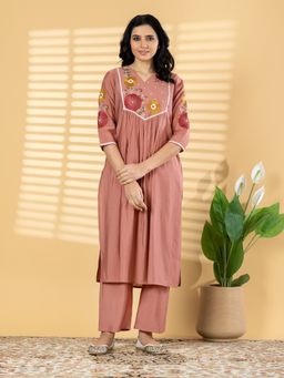 Readiprint - Women Peach Floral Embroidered Kurta with Pant