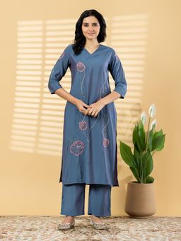 Readiprint - Women Grey Floral Embroidered Kurta with Pant