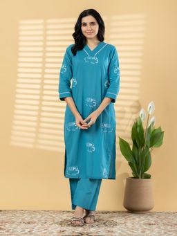 Readiprint - Women Blue Embroidered Thread Work Kurta with Pant