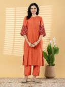 Orange color option, Sold out, Currently selected