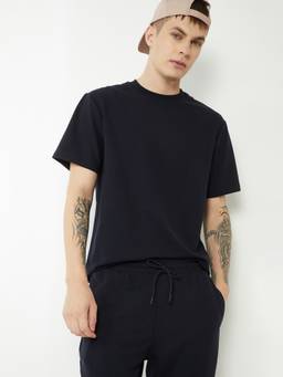 max - Men Textured T-Shirt