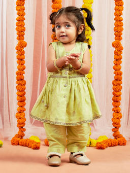 Vastramay - Girls Mint Green Jacquard with Kantha Work Kurta & Pyjama (Set of 2)