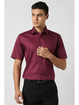 Van Heusen - Men Maroon Textured Half Sleeves Formal Shirt