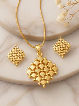 Estele - Gold Plated Ravishing Necklace for Women (Set of 2)