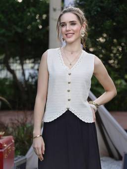 Mafadeny - Women Solid Knit V-Neck Sleeveless Off White Top