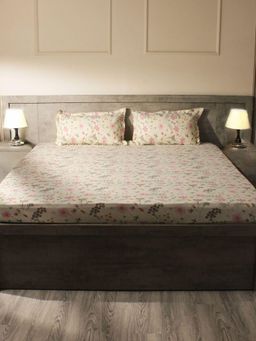 House of Owlet - Cream Floral 400TC Super King Bedsheet with 2 Pillow Covers