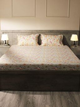 House of Owlet - Cream Floral 400TC Super King Bedsheet with 2 Pillow Covers