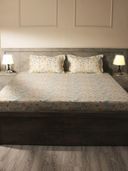 Cream color option, Currently selected