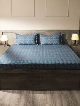 House of Owlet - Multi-Color Abstract 400TC Super King Bedsheet with 2 Pillow Covers