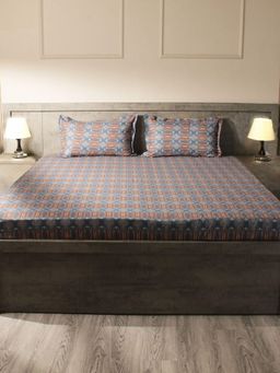 House of Owlet - Multi-Color Abstract 400TC Super King Bedsheet with 2 Pillow Covers