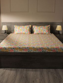 House of Owlet - Multi-Color Floral 400TC Super King Bedsheet with 2 Pillow Covers