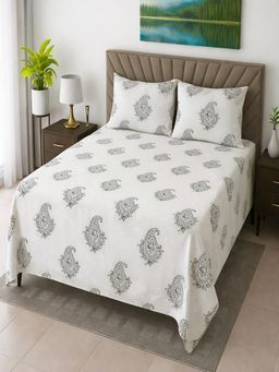Threadwear - White Floral 330TC Super King Bedsheet With 2 Pillow Covers