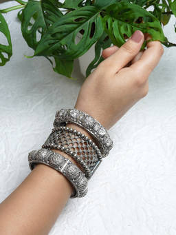 Teejh - Prashasti Stacked Bracelet (Set Of 3)