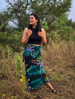 APAAPI THREADS OF GLORY - Green Tropical Print Wrap Around Skirt