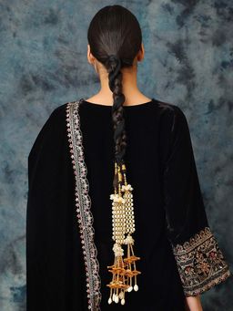 Ruby Raang Studio - Pearl and Gota Pati Parandi