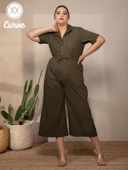 Twenty Dresses by Nykaa Fashion - Curve Green Solid Shawl Lapel Jumpsuit