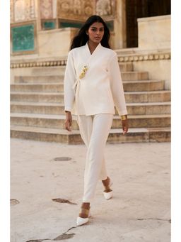 dash and dot - Off White Textured Side Tie-Up Co-Ord (Set of 2)