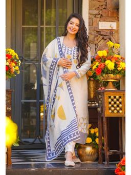 Gahan - Cream Elegant Muslin Printed Kurta with Pant & Dupatta