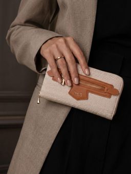 Inc.5 - Women Textured Wallet
