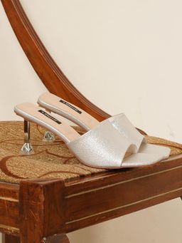 Sherrif Shoes - Women Silver Solid Casual Sandal Heels