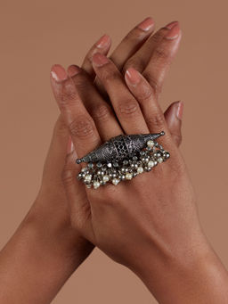 Azai by Nykaa Fashion - Oxidised Patterned Silver Ring