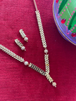 Digital Dress Room - Gold Leaf Pendant Design Chain Necklace Set