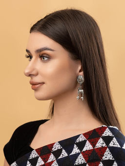 PANASH - White Pearl Animal Shaped Drop Earrings