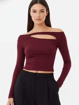 Outzidr - Maroon Neck Cut-Out Detail Crop Top