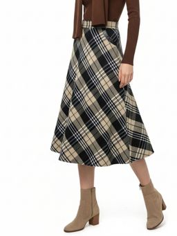 Outzidr - Beige Flared Checkered Skirt