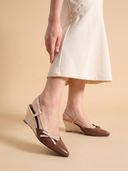 Beige color option, Currently selected