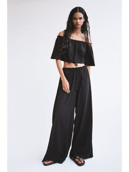 H&M - Women Black Crinkled Paper Bag Trousers
