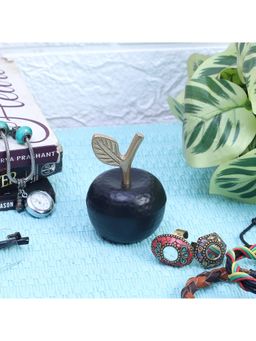 De Maison Decor - The Black Apple
