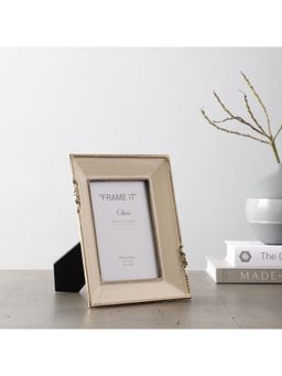 De Maison Decor - Enamel Embrace Photo Frame In Gold