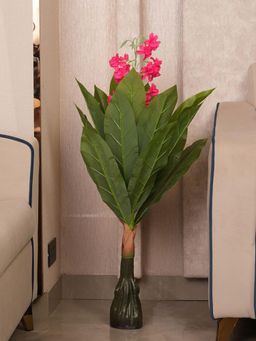 HOME 360 - Modern Vertical Accent Plant In Textured Sculptural Base