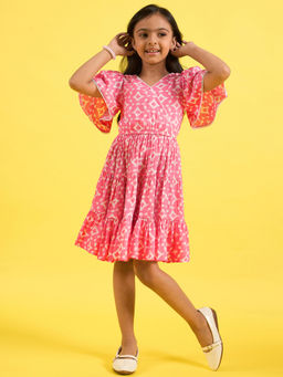 Stylo Bug - Girls Pink Printed V-Neck Short Sleeves Dress