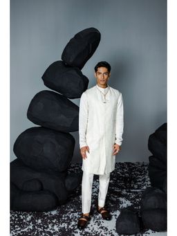 CONTRAST BY PARTH - White Eternal Sleeveless Sherwani with Kurta & Pant (Set of 3)