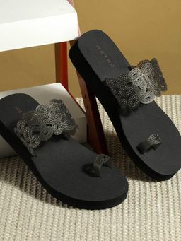 Metro - Women Black Sandals