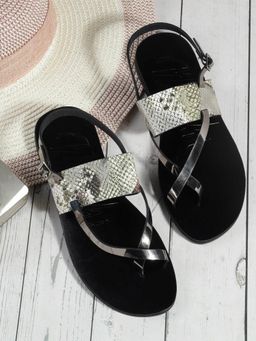 Mochi - Women Silver Flats
