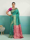 Green color option, Sold out, Currently selected