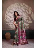 Green color option, Sold out, Currently selected