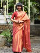 Red color option, Sold out, Currently selected