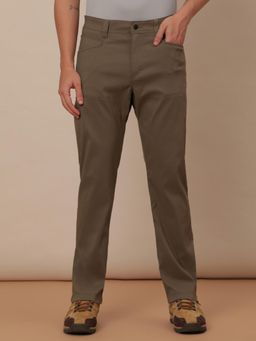 Wrangler - Men Brown Solid Regular Fit Casual Trouser