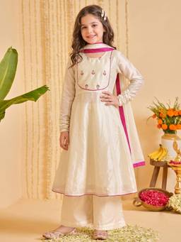 FASHION DREAM - Girls Off White Floral Kurta & Palazzo With Dupatta