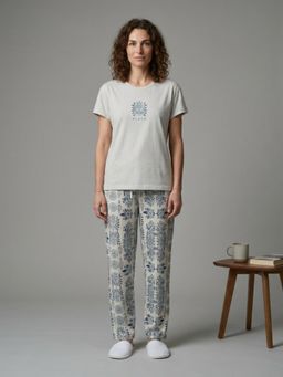 Sweet Dreams - Womens Graphic Printed Nightsuit Grey
